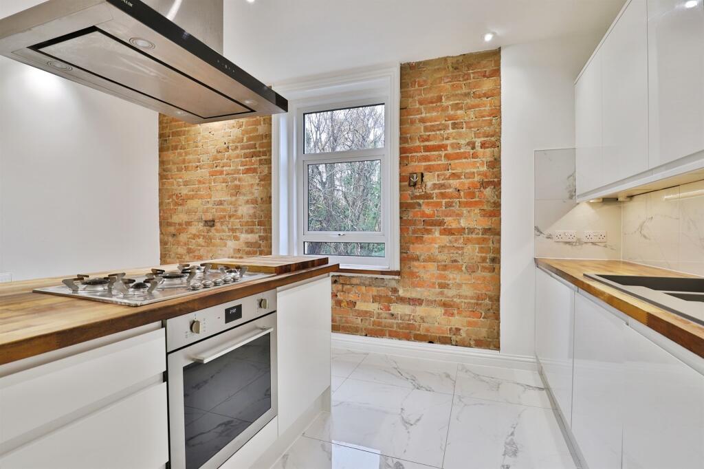 Apartment in Bournemouth - View 2