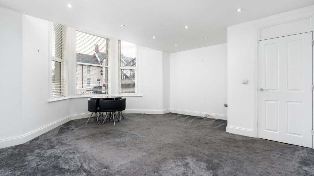 Apartment in Douglas, Willaston - More