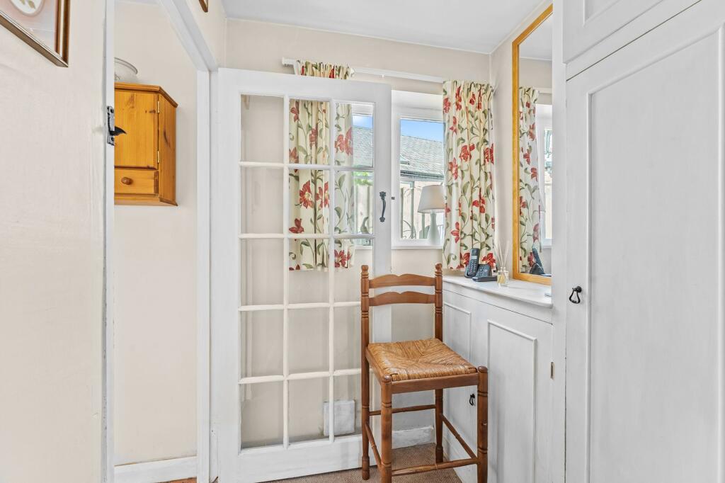 House in West Oxfordshire, Aston, Cote, Shifford and Chimney - More