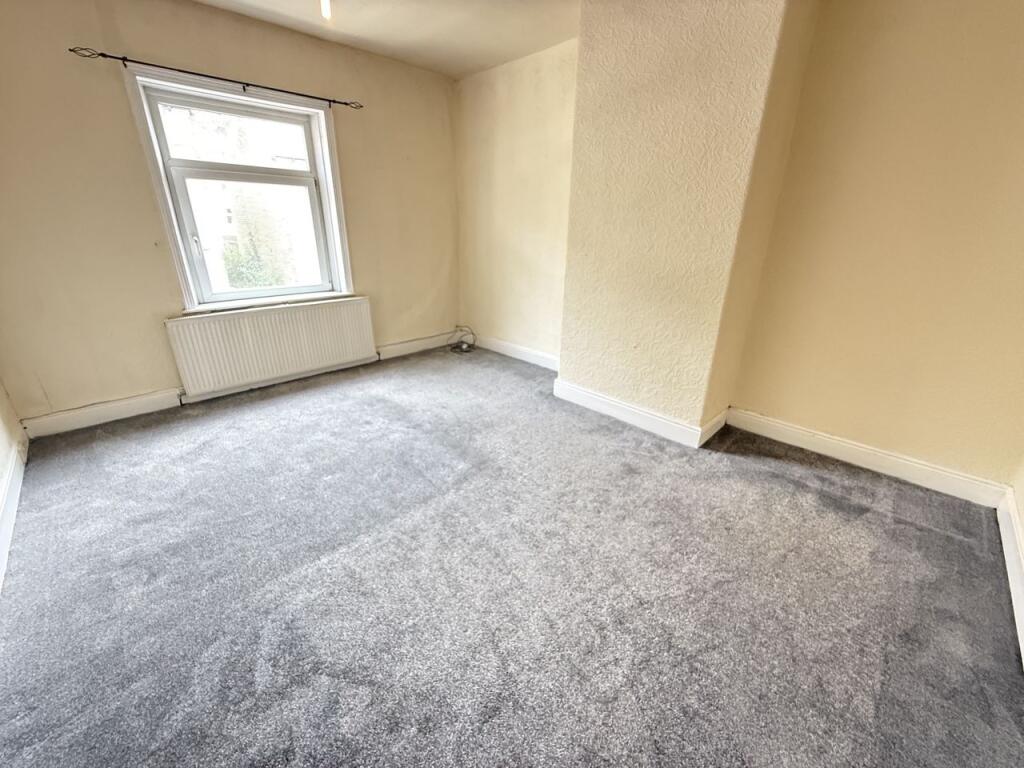 House in Halifax - View 5
