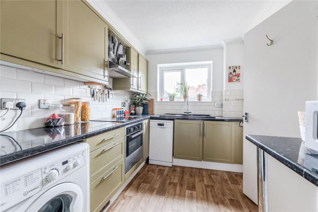 Apartment in Leeds, Harehills Corner, Harehills - View 5