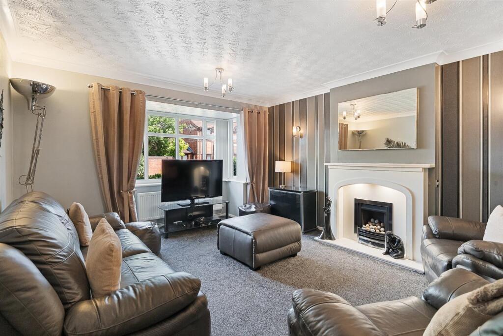 Richmond Crescent, Netherton, Bootle photo 2