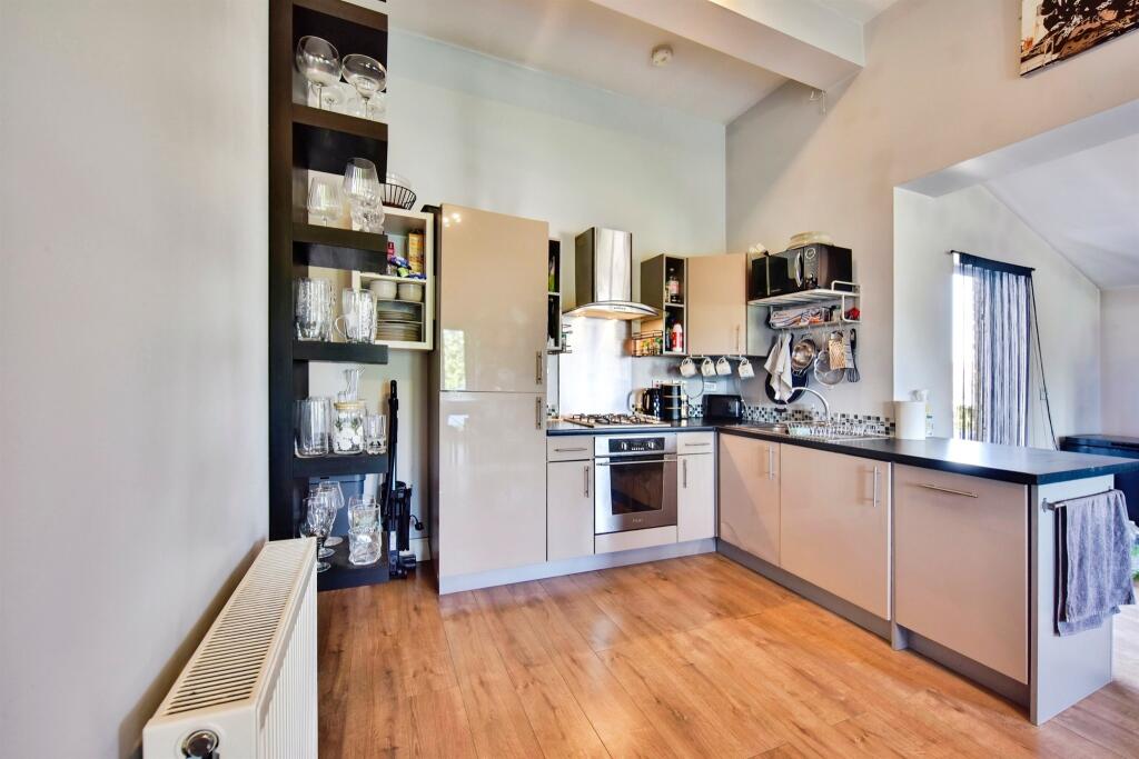 Apartment in Maidstone, Kent - View 5