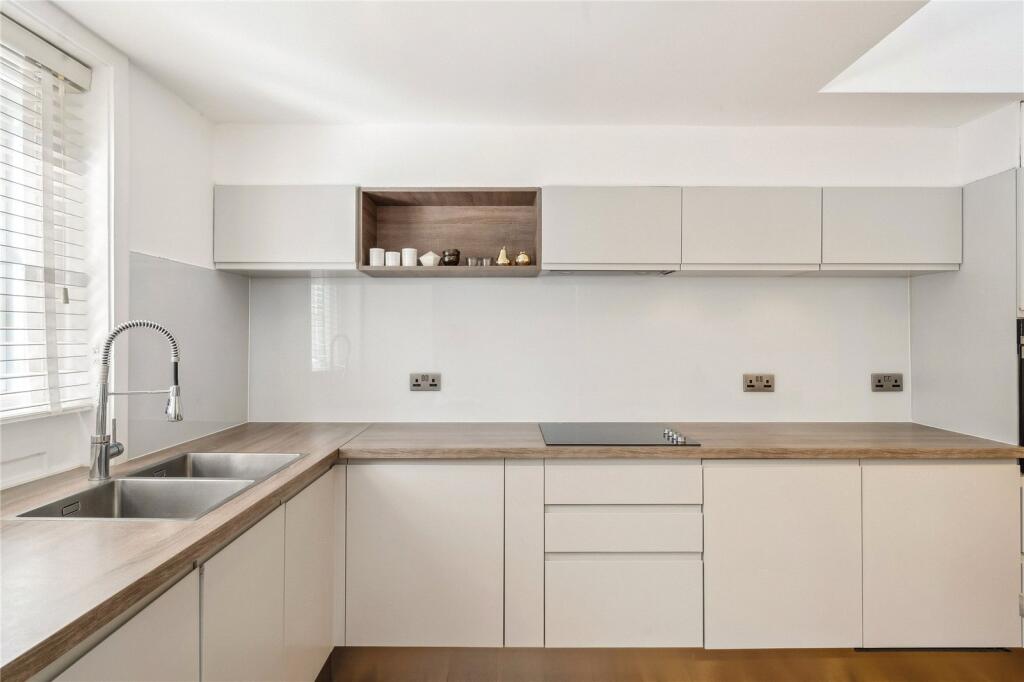 Apartment in London, Paddington - View 5