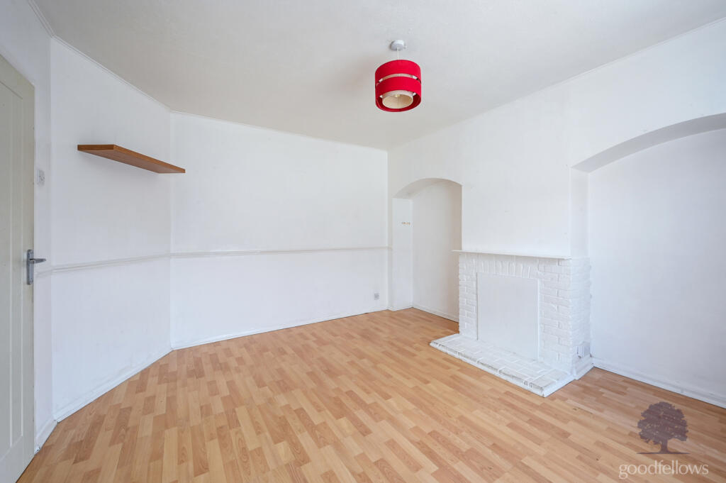 House in Sutton - View 4