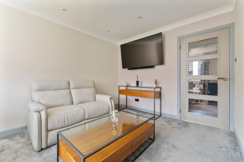 House in Greenrigg, West Lothian - More