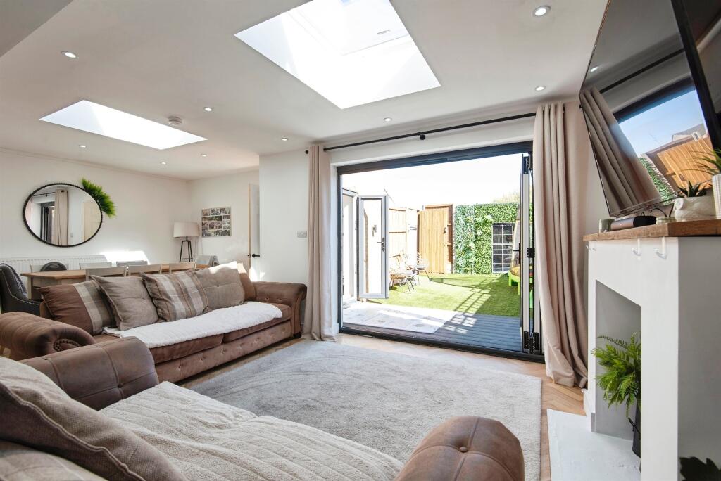 House in Stevenage, Rooks Nest - More