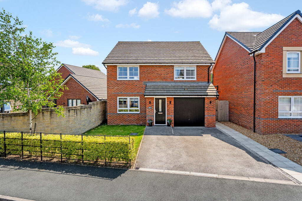Main image of property: Moor Park Way, Stretton Warrington