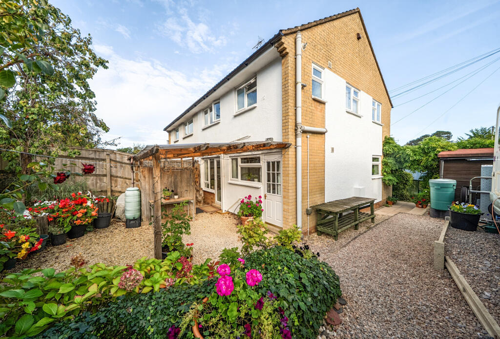 House in Gloucester - View 5