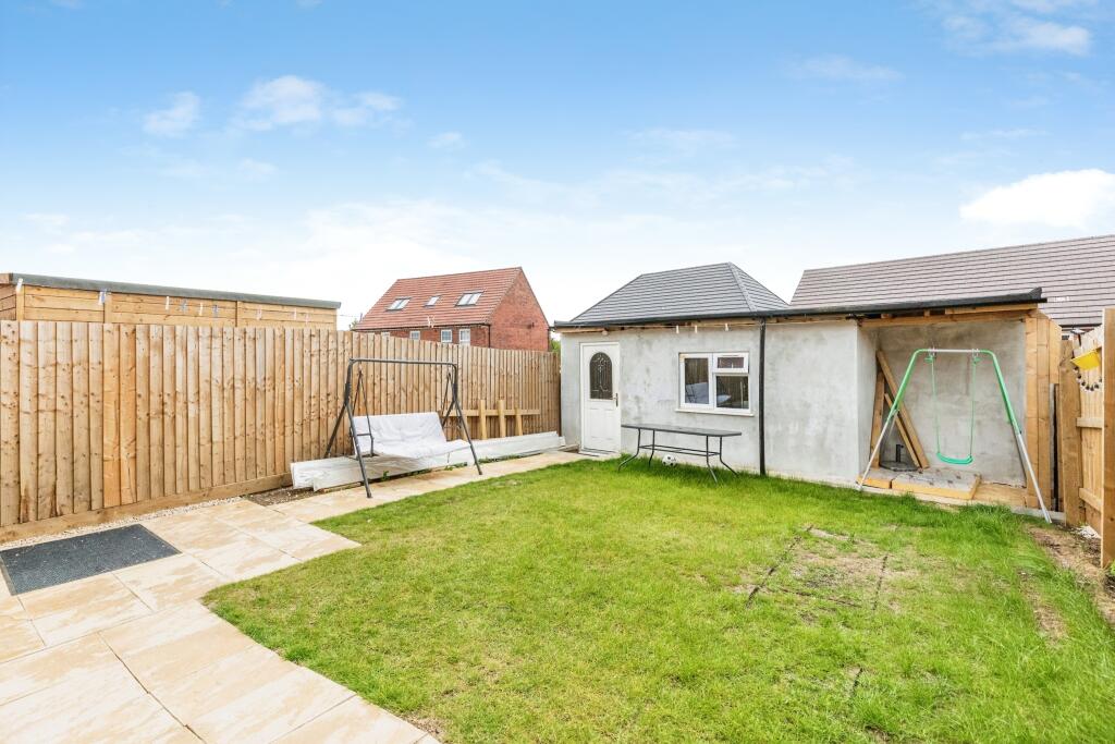House in Northampton, Wellingborough - View 5