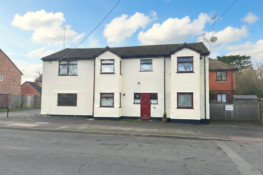 Main image of property: Reading Road, Sherfield-on-Loddon, Hook, Hampshire, RG27