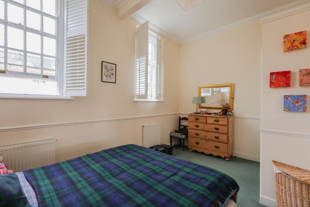 Apartment in Redhill - More