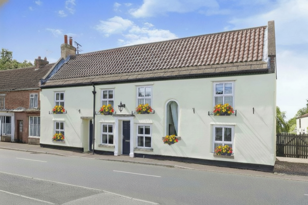 5-bed semi-detached on Main Street, DONCASTER, SOUTH YORKSHIRE, DN10, £390,000