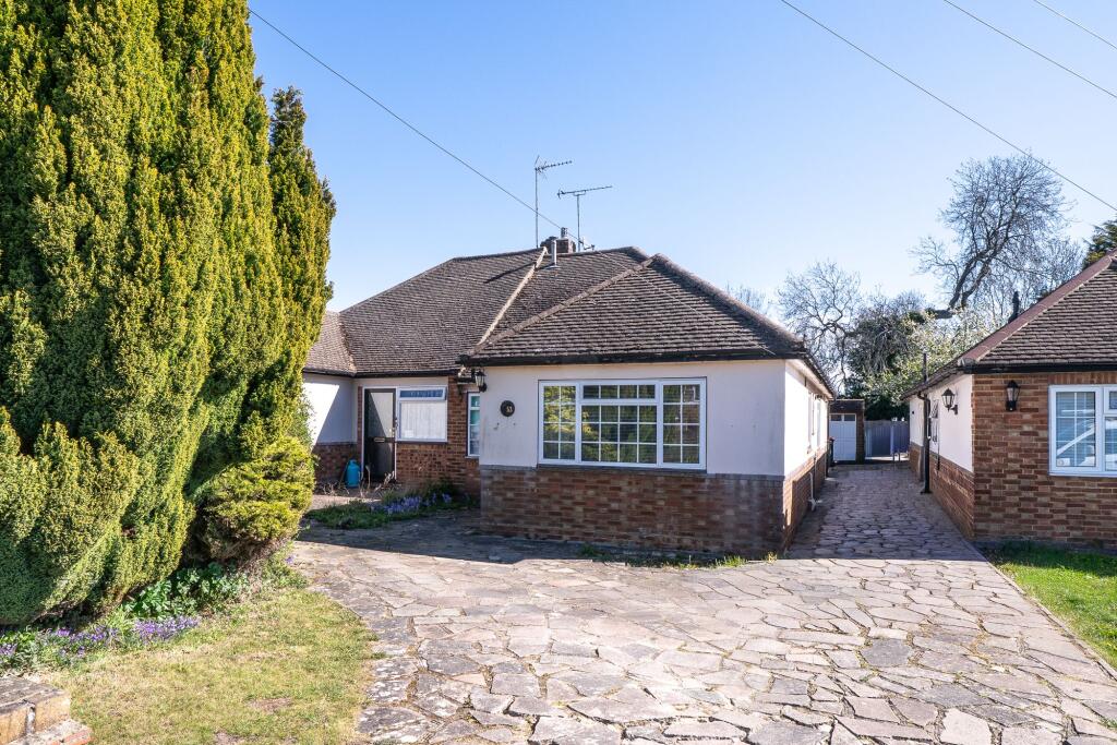Main image of property: The Crescent, Caddington, LU1