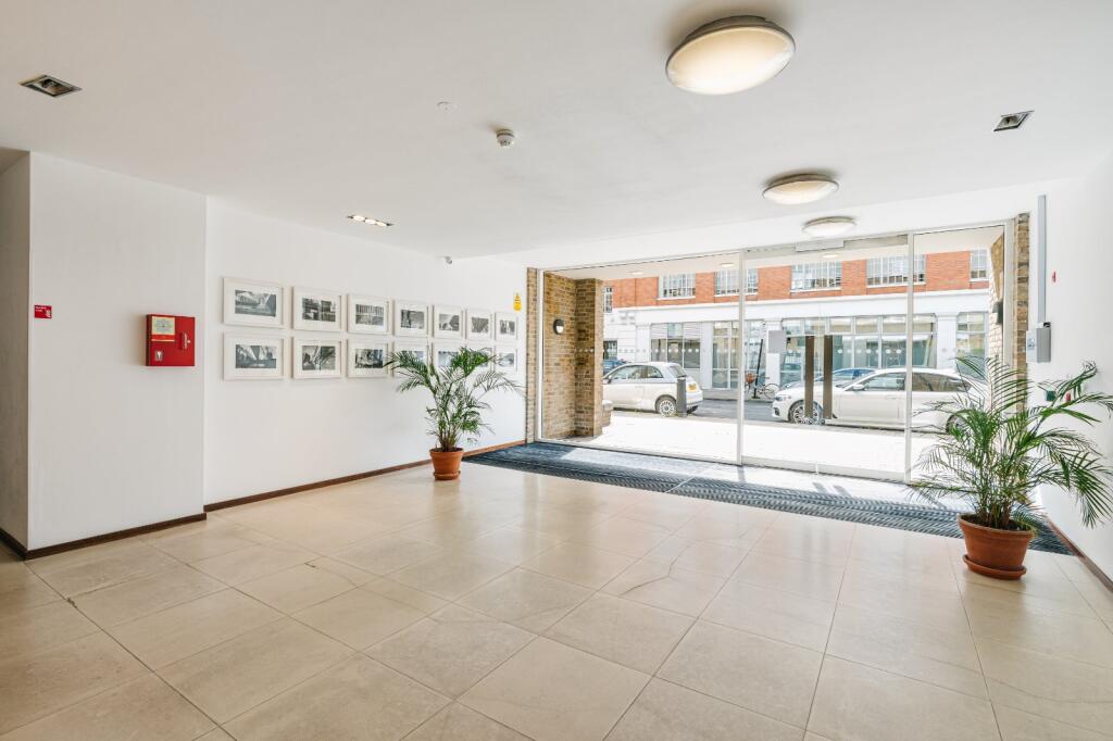 Apartment in London, Pentonville, Clerkenwell - View 2