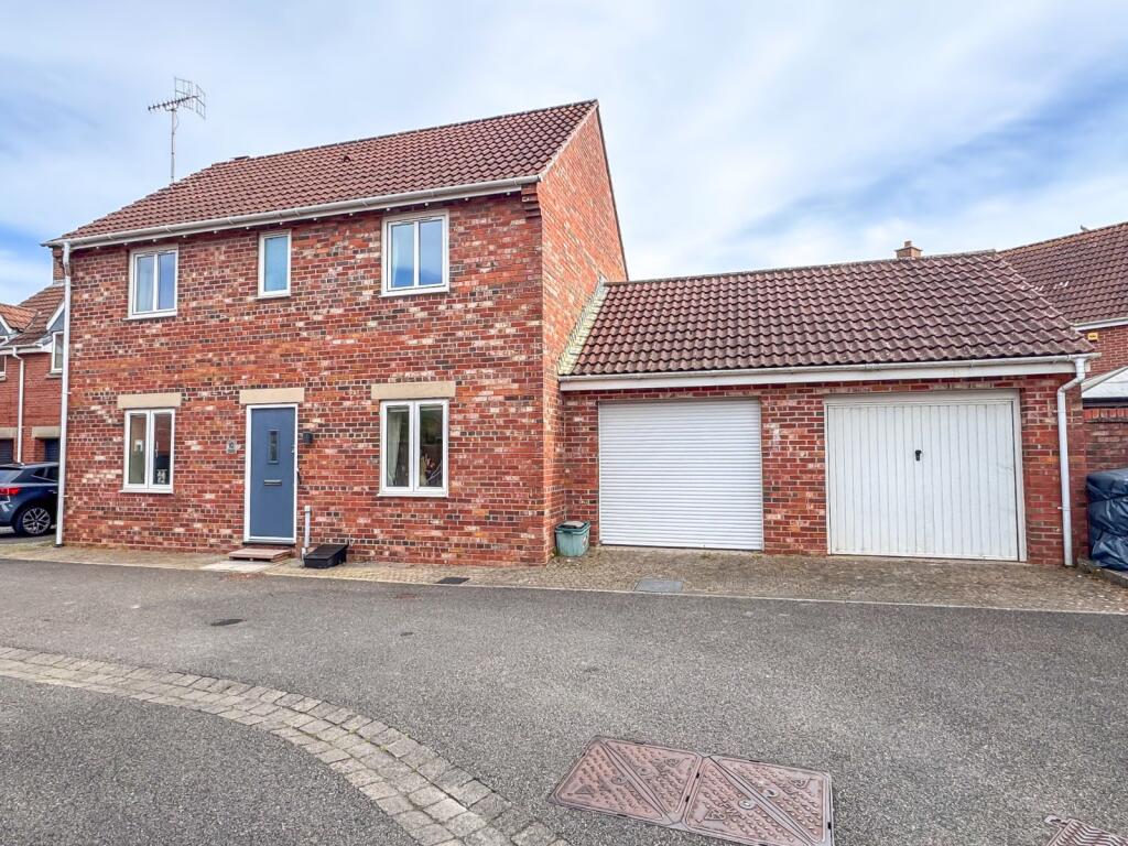 Main image of property: Rosemary Crescent, Portishead, Bristol, Somerset, BS20