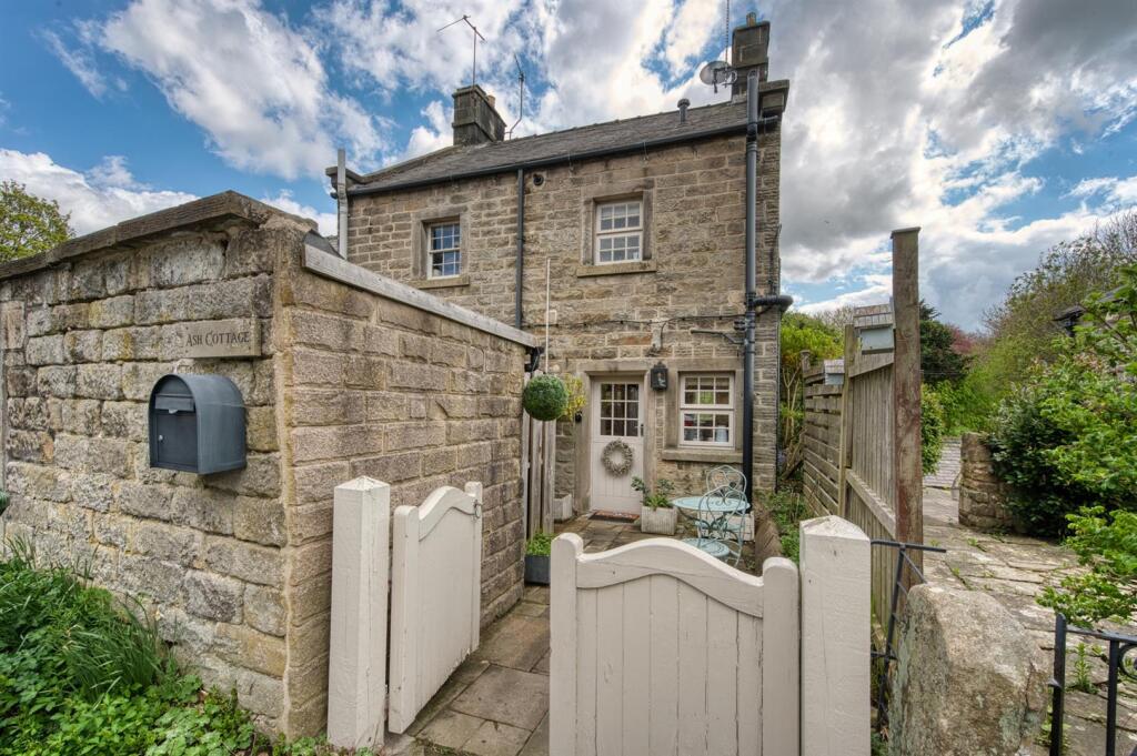 1-bed semi-detached on School Lane, Baslow, Bakewell, £299,000