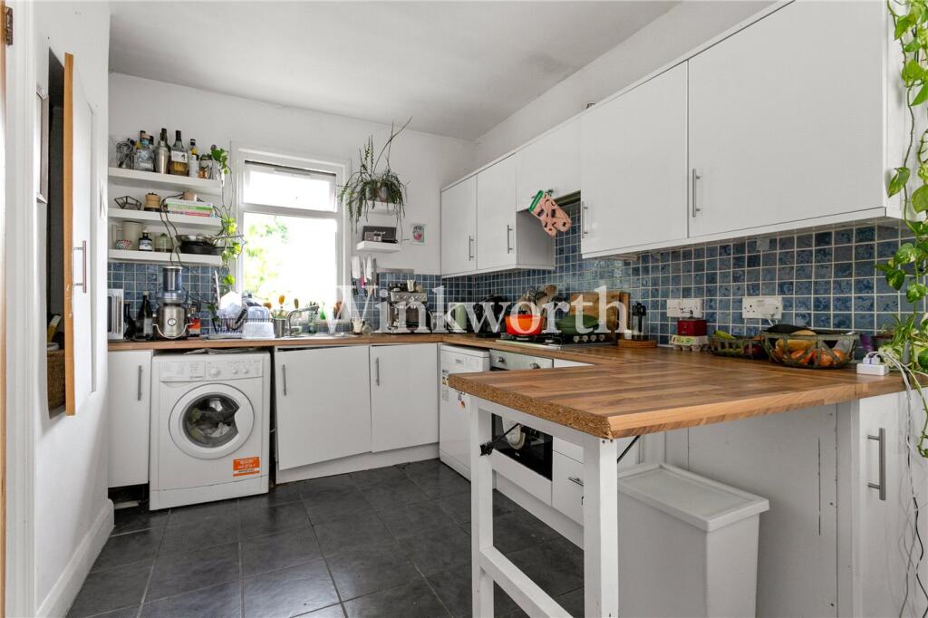 Apartment in London - More