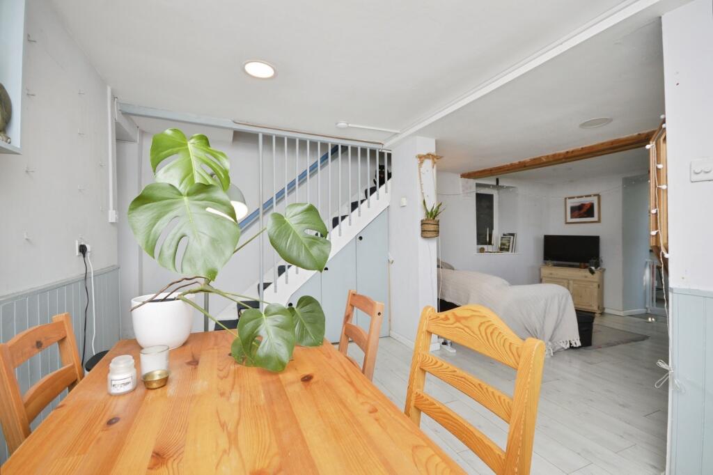 Caernarfon Road, Y Felinheli, Gwynedd, LL56 - View 5