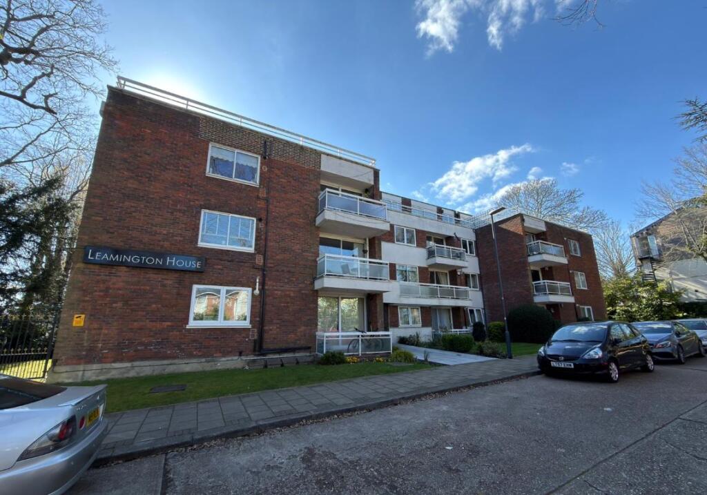 Main image of property: Flat 9 Leamington House, 23 Stonegrove, Edgware, Middlesex, HA8 7TN