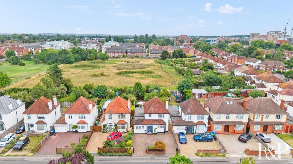 Main image of property: Ray Mill Road East, Maidenhead