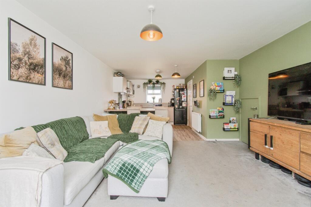 House in Wakefield, West Yorkshire - View 2