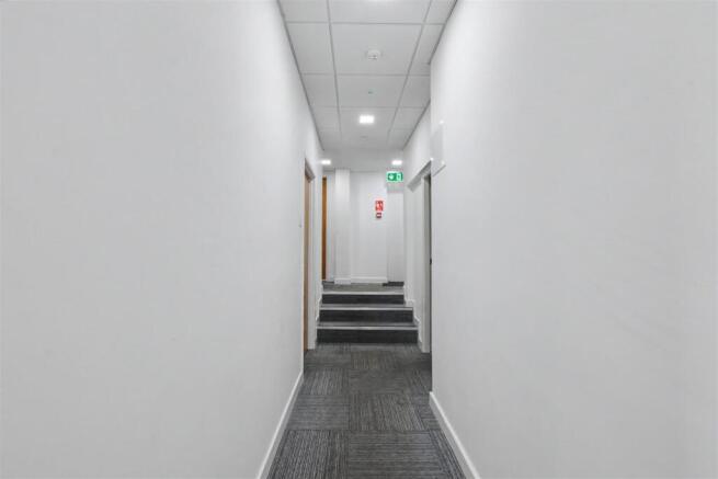 Hallway 2.jpeg