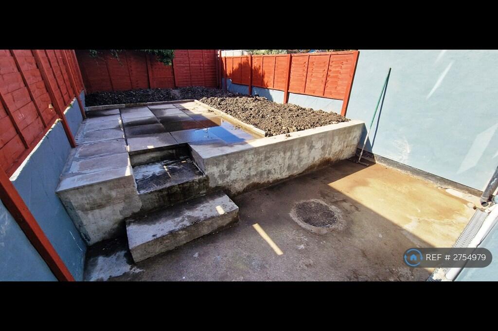 1 bedroom house share for rent