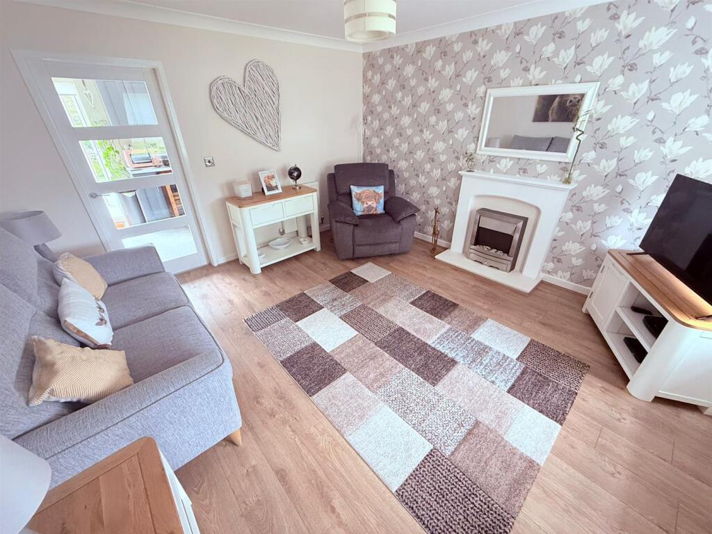 Mildenhall Close, Great Sankey, Warrington photo 3