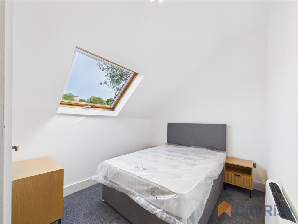Apartment in Leeds, Troy Hill, Morley - View 5