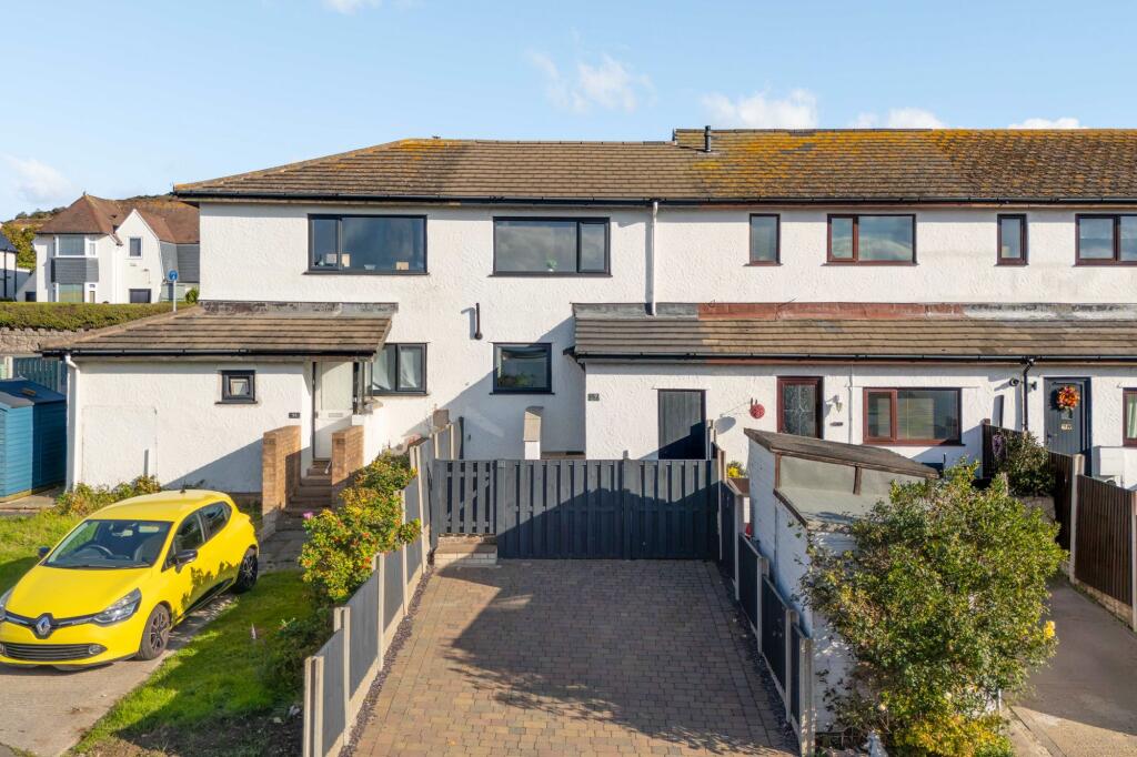 2-bed terraced on Deganwy Road, Deganwy, LL31, £200,000