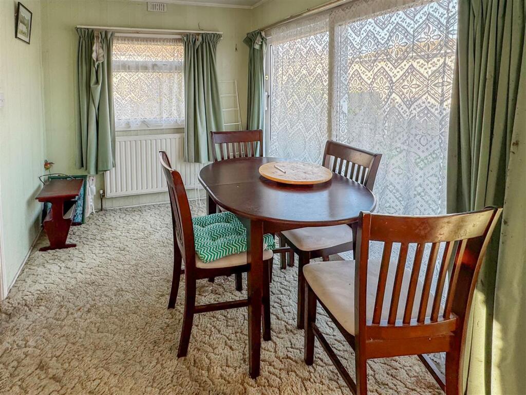Thornlea Court, Littlehampton photo 4