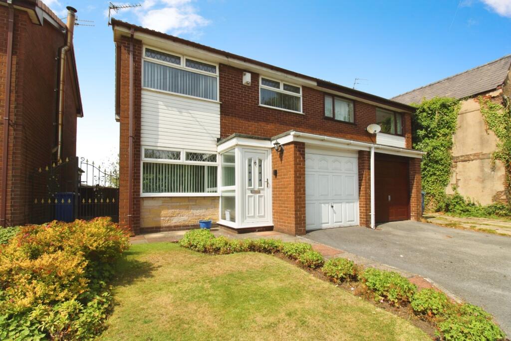 Main image of property: Thatchers Mount, Collins Green, Warrington, Cheshire, WA5