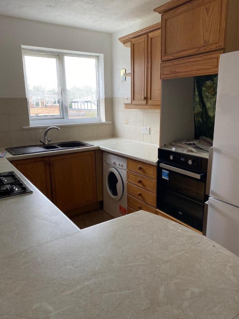 Apartment in Sunbury-on-Thames, Surrey - View 3