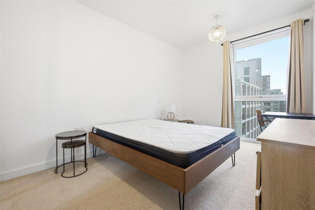Apartment in London - More