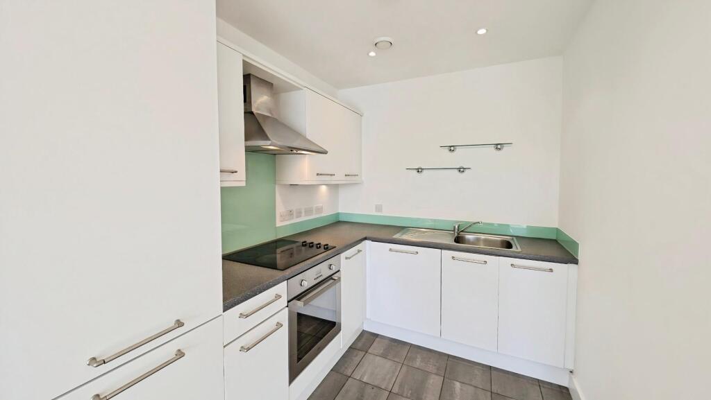 Apartment in Bristol, Fishponds - View 3