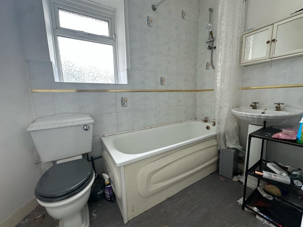 House in Pontypridd, Trallwn, Graigwen - View 5