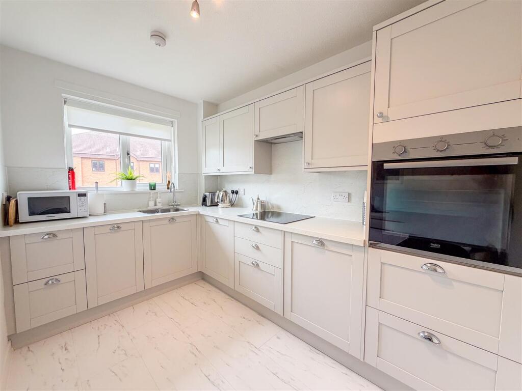 Apartment in Giffnock, East Renfrewshire - More