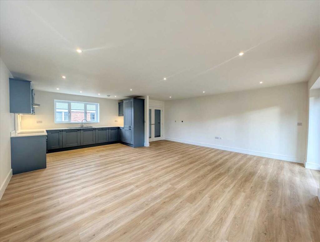 Castle Way, St Osyth photo 4