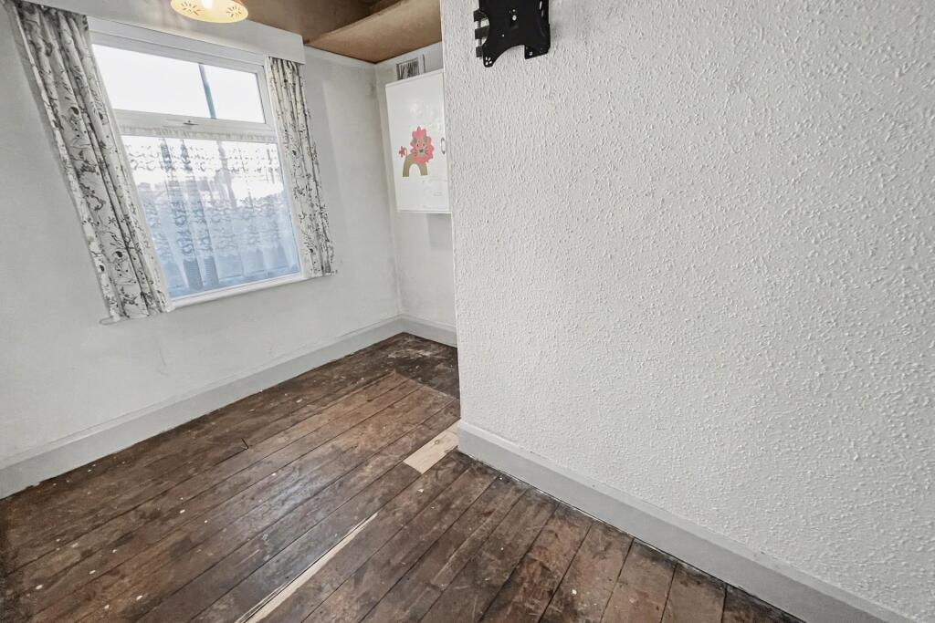 Additional image 6 of Kinson