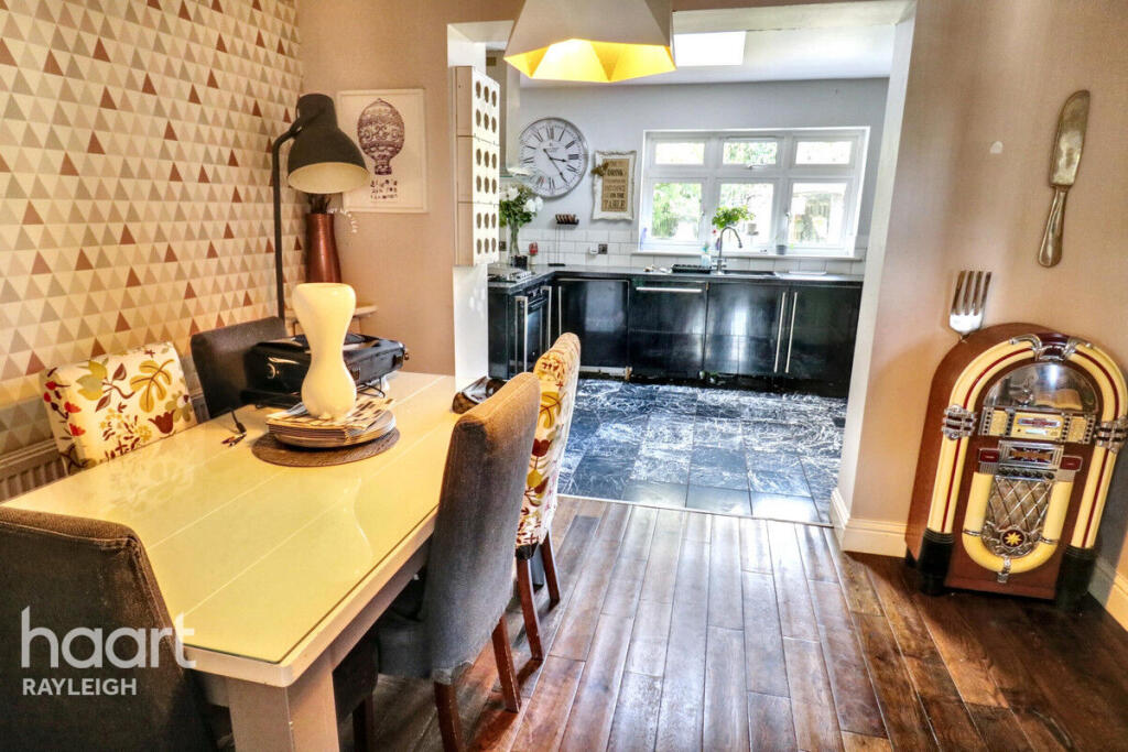 House in Rochford, Rayleigh - View 5