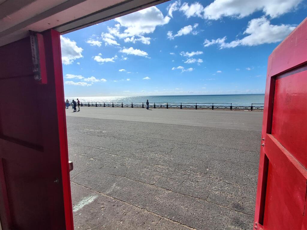Kingsway, Hove - View 4