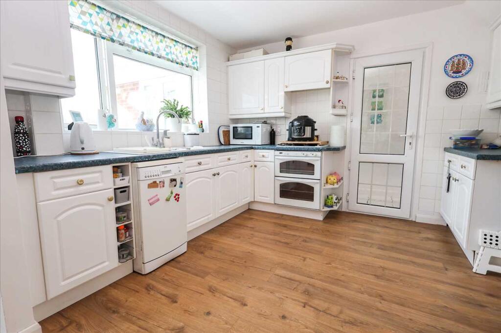 House in Slough - View 3