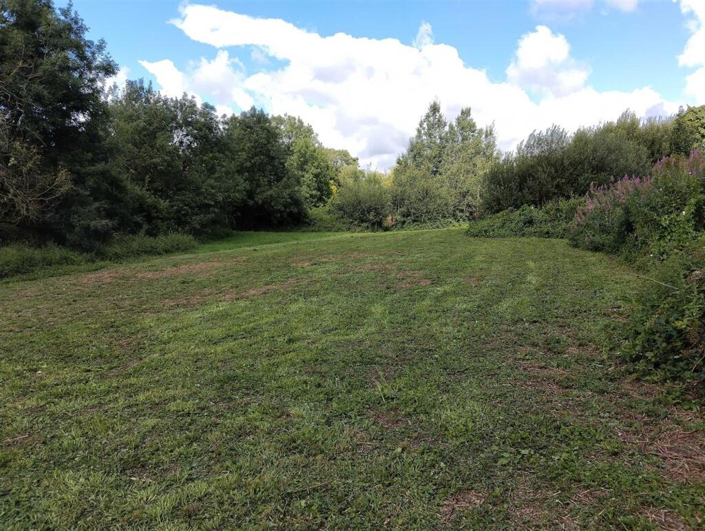 Crundale, Haverfordwest, SA62 photo 3