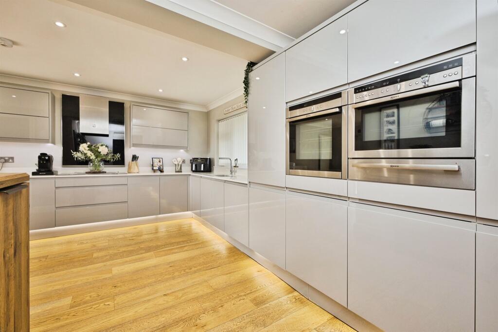 House in Bath, Yeovil Without - View 4