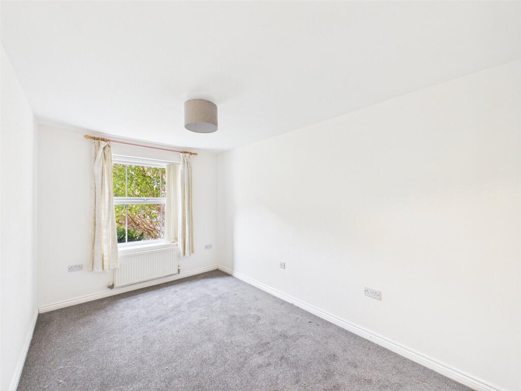 Apartment in Nottingham - View 3