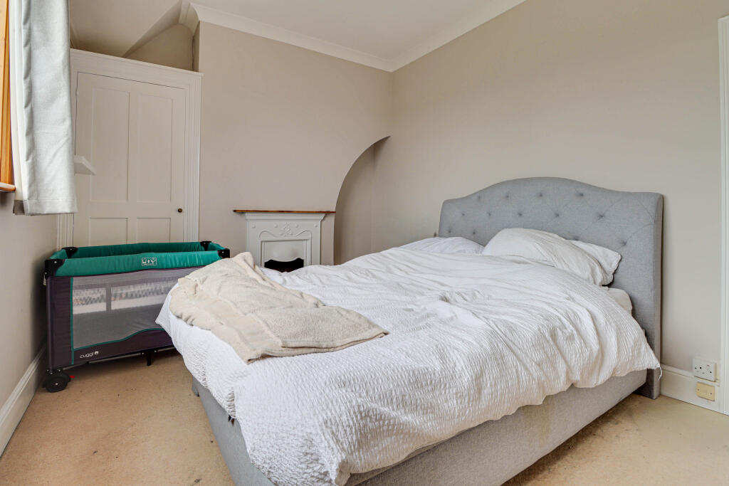 Additional image 7 of New Fiddlers Hill, Harpenden, AL5