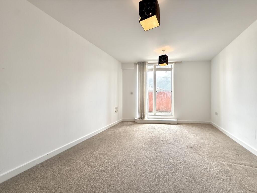 Apartment in Maidstone, Kent - View 2