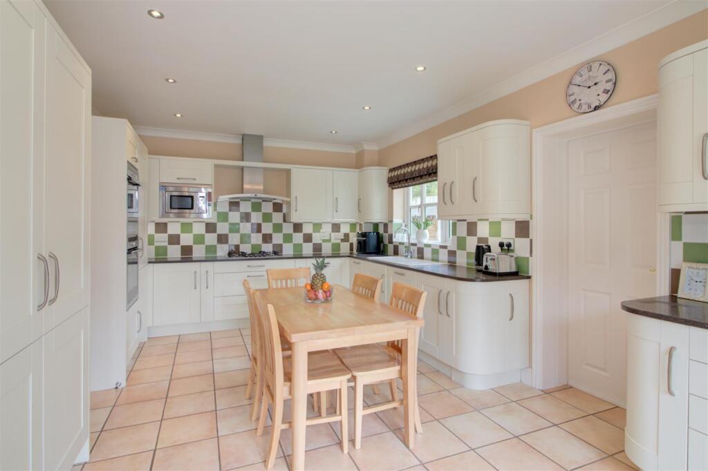 Ash House, Malmesbury photo 4
