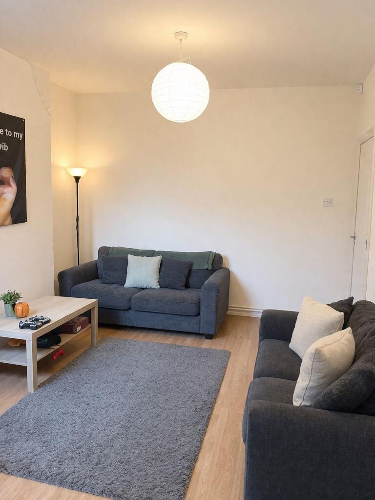House in Nottingham, Nottinghamshire - View 3